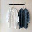 画像8: *sale50%off* prit 80/1ローン 7分袖スタンドカラーギャザーブラウス (8)